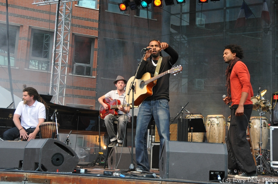 Evry Daily Photo - Fete de la Musique Evry - Harold 300 - large.jpg